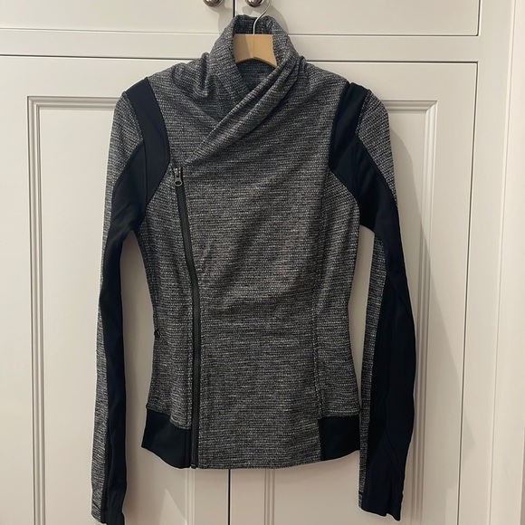 Lululemon Bhakti Yoga Assymetric Double Zip Black Heathered Jacket—EUC- Size 4 - Picture 1 of 11